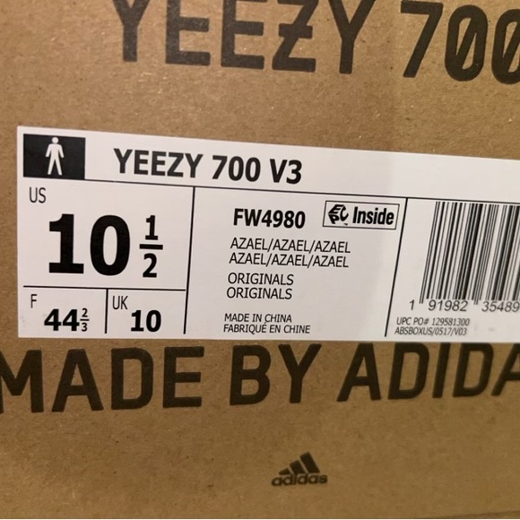 YEEZY AZAEL 700 - Picture 7 of 8
